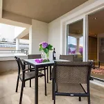 1 Bedroom Stunning Apartment In Molunat