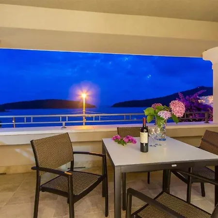 1 Bedroom Gorgeous In דירה מולונאט