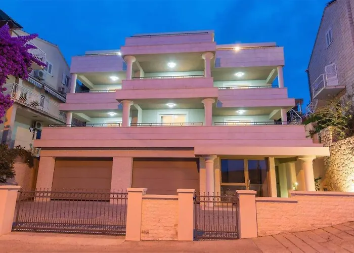 1 Bedroom Gorgeous In Appartement *