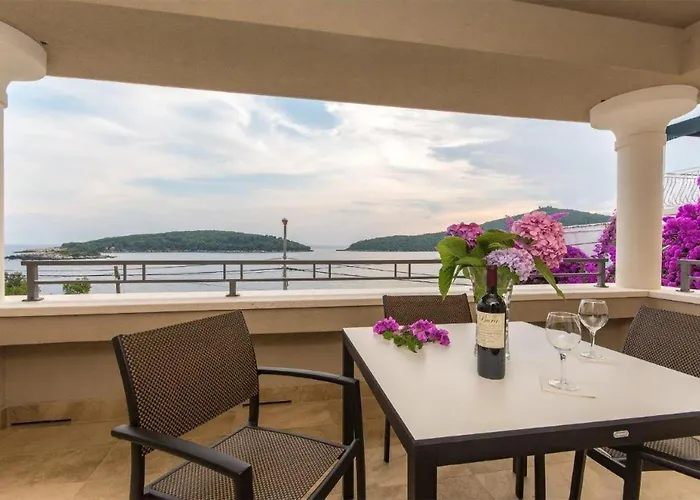 1 Bedroom Gorgeous In Appartement *